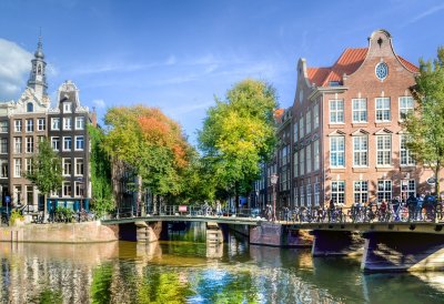 Rijlessen in Amsterdam zijn een uitdaging vol variatie